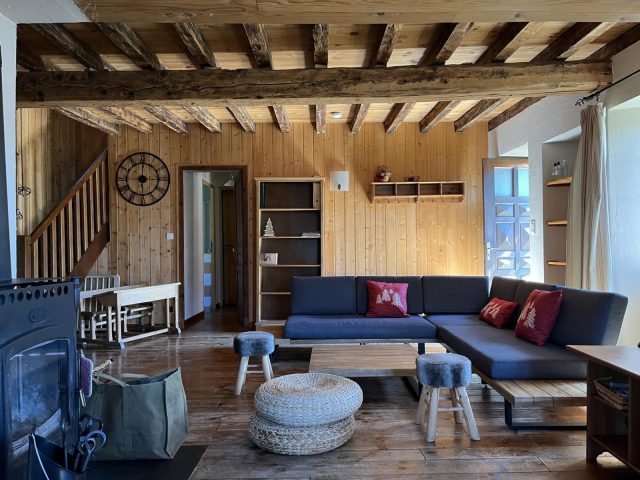 31G100712-d3e285c99d4949bea87f994698d9f21c