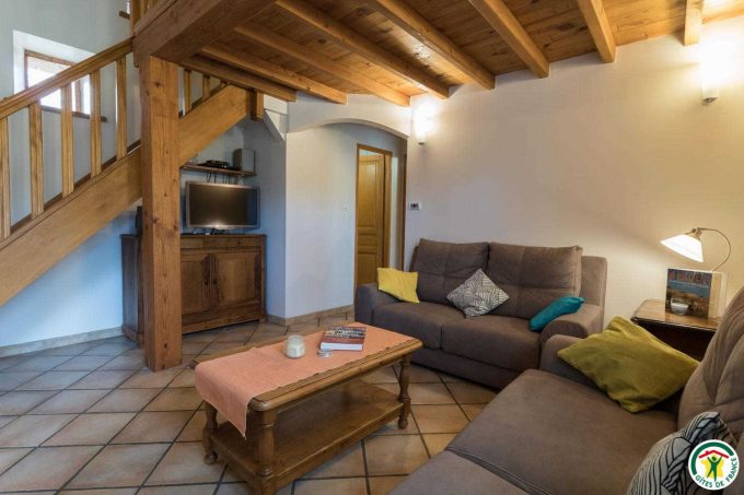 31G100732-06990ebd8e6c42308b3ee4dd1c0600c8