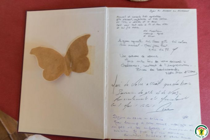 31G100732-2d3de3aa38b04ac99b4704df20a7003b