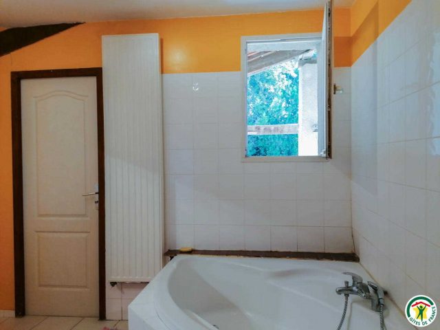 31G100764-76afad0310da405ab133a8a4ca19a2d6