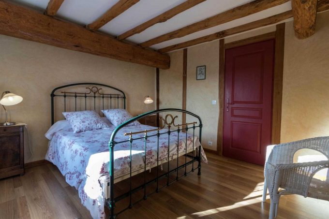 31G100766-0985a81394714e4da06632c70a62554f