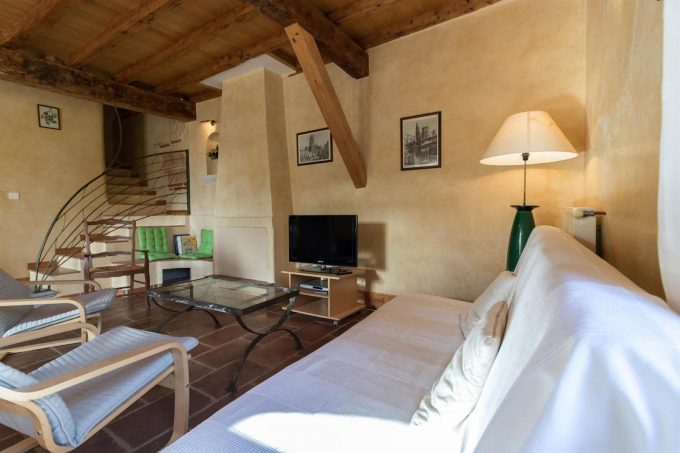 31G100766-9bce9ace0ef64946897137fcfff16458