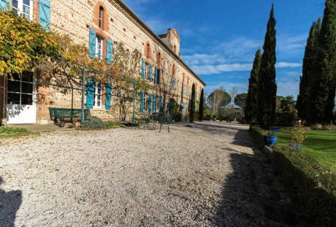 31G100766-c36c4fbb695f44cfa0fdbf021b6626e7