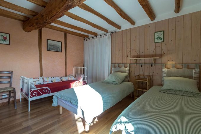 31G100766-d4a3bc02722b495a9a4729f0b1805e77