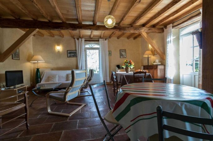 31G100766-d6c259e5388540049a1a2cbe0fc33f7f