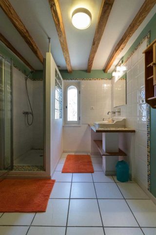 31G100766-e19773ddd60742008fb21638b3189fbd