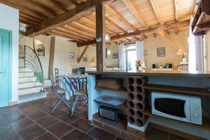 31G100766-f74bb1b32d574feab116ef2197634d61