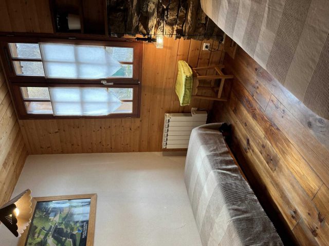 31G100772-18ddc0275c7b471fbbac3a5317b1edff