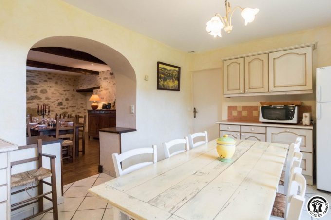 31G100773-1b73b69e04d04c7dbbe0026f03ffb6ba