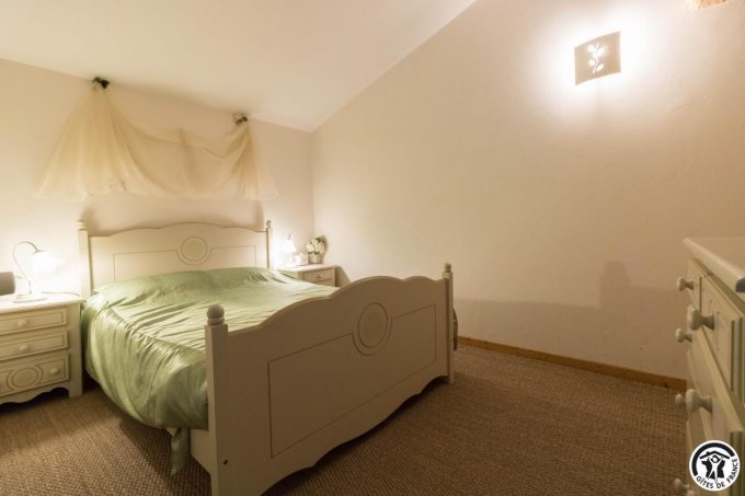 31G100773-29511ca8bc9f4a42a3969af929861a4b