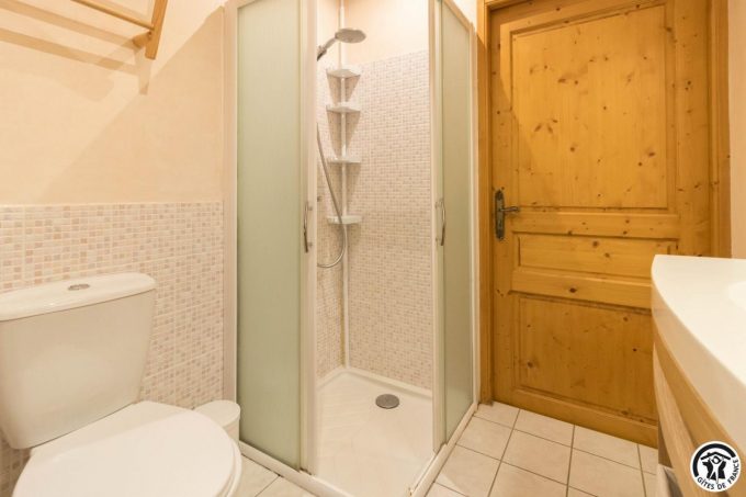 31G100773-472c43c23d8a4fc7ac010c6e4af20305