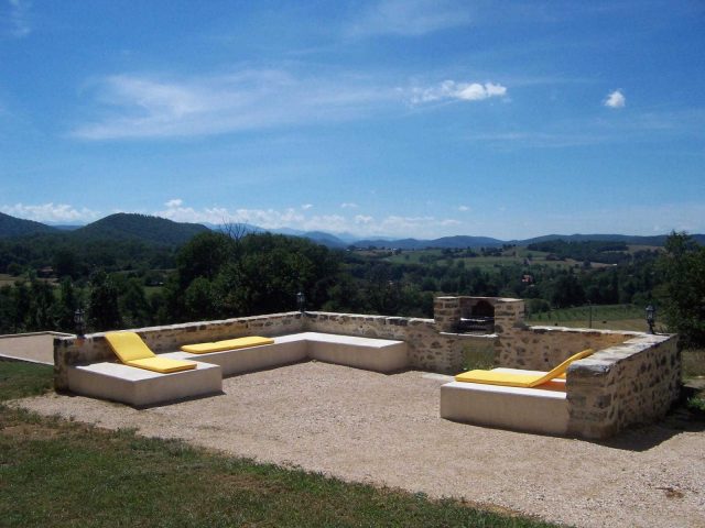 31G100773-541ef4ab34e84642b5804da4e7262375