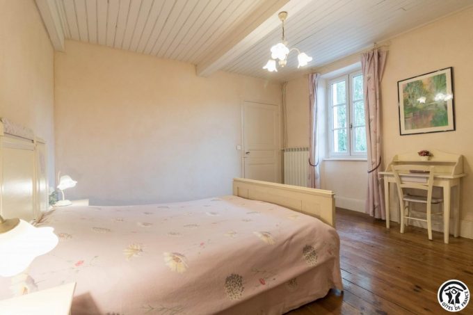 31G100773-7942db4fbe0f4692a326091977a61304