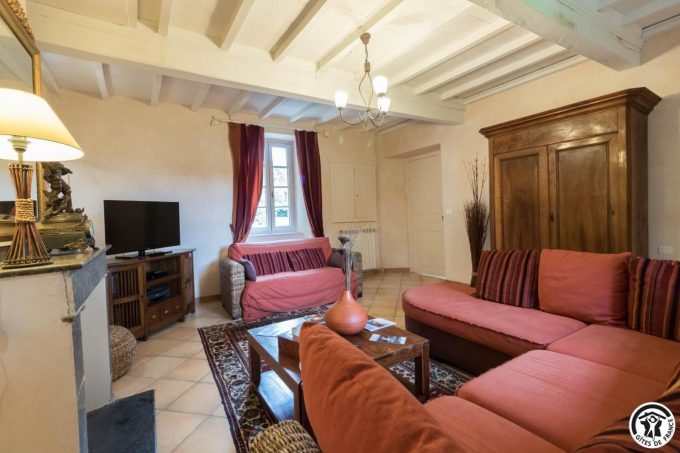 31G100773-b841f82ca6154216a156527dd95d24c4