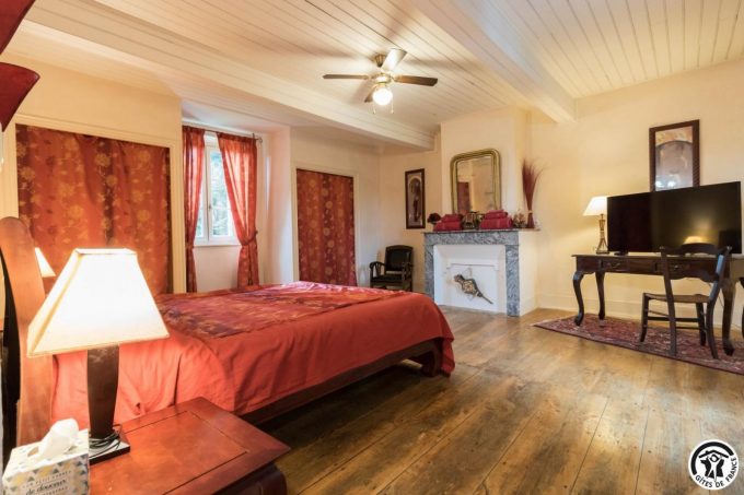 31G100773-f83f7995ebbf476787d254b621679597