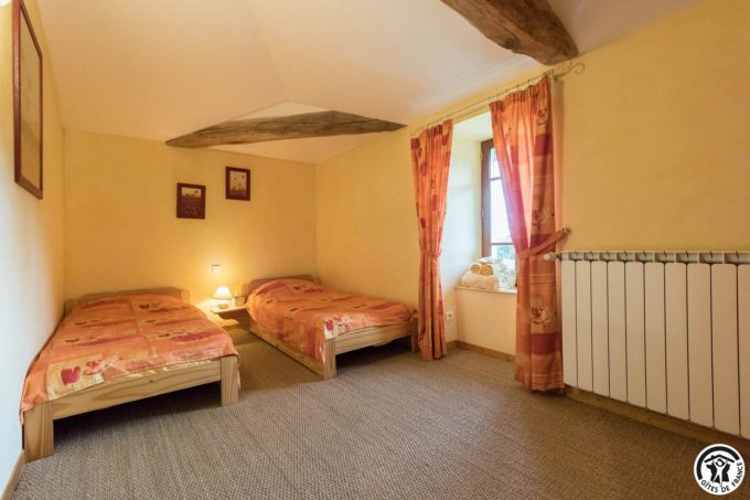 31G100773-ff65d5d738ef4770a79981f9226eb47c