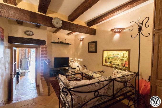 31G100853-002e283e6c3248889d5a5da7226b65bf