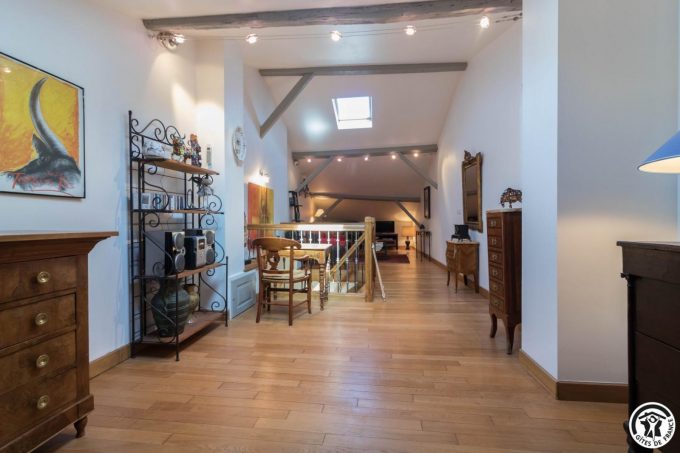 31G100853-175a77239103450fa0be9e672064af67