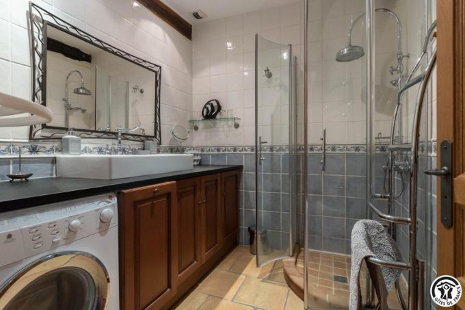 31G100853-28b914e26bfd4b20b9b97f726712f2be