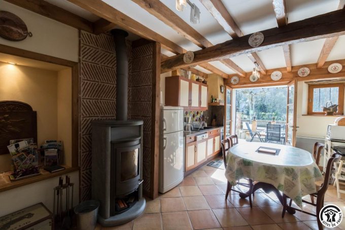 31G100853-36f05114fbb74ae2ad3d692e3d1cd340