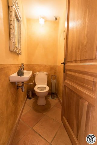 31G100853-4cbd1d9abeee4a4ca1e485f80de3766f