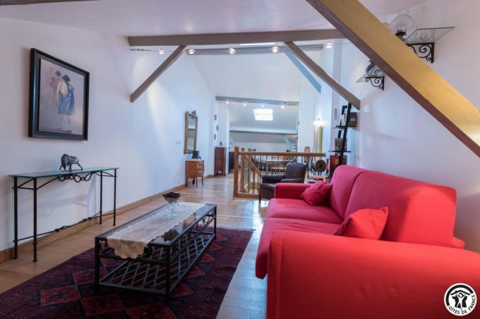 31G100853-8ab8728c2b0d496eaf64f3e744cb1fe2