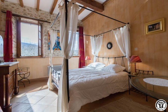 31G100853-9af093292563445e8fd7825338757c69