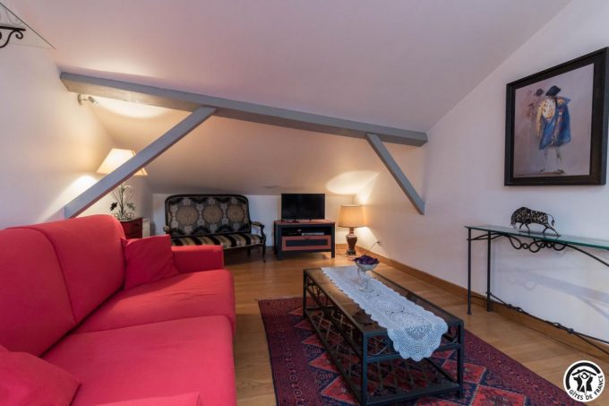 31G100853-cacae5b405d6489f9929abee90ffeb22