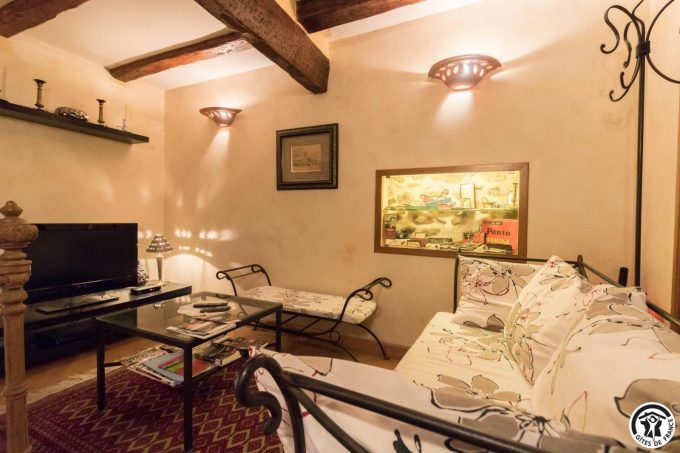 31G100853-d11ad687fdaa43ca8235221057083bf0