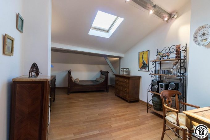 31G100853-f50d9a459fe342108ee01bdf360d98d9