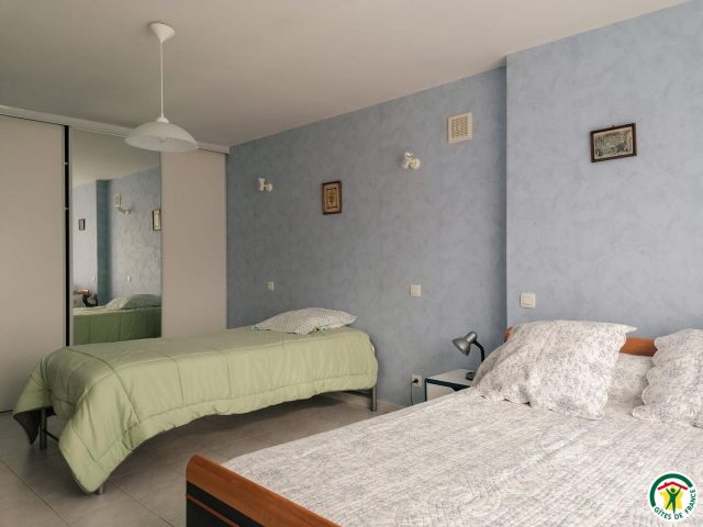 31G100886-205cac9be77f4ca28ec4d366edb3c36b