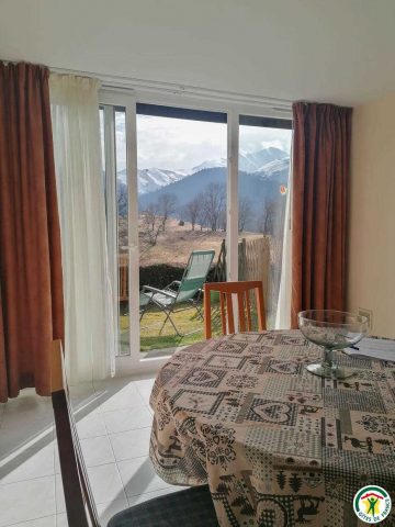 31G100886-40240d1679254a4ba316da949ab73286