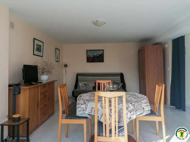 31G100886-5a5c9483264c4c0b9f42c3aa5f475282