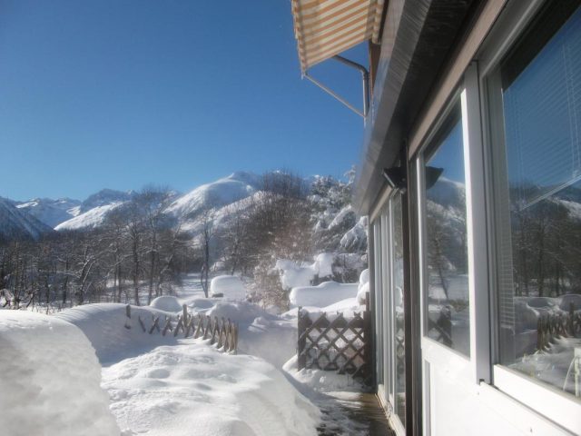 31G100886-775932e05167457fbdec7de71f005284