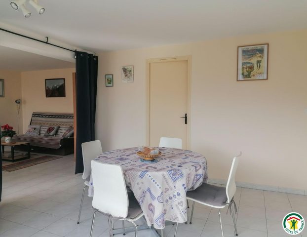 31G100886-818059cc39154d65a877db552e29cc3f