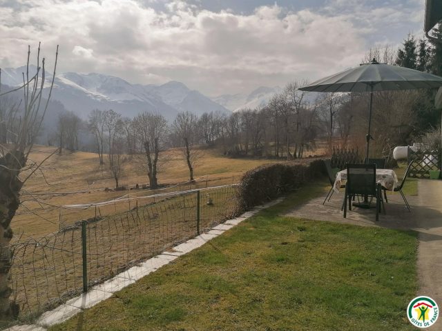 31G100886-9d735e115601420fbb08c9d2991f6fed