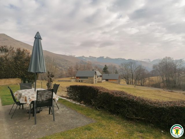 31G100886-b2affb58d59940d98d01ffab17b7529e