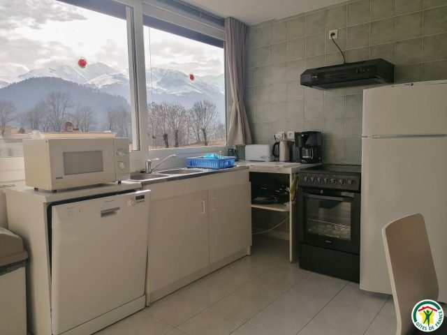 31G100886-cb84250ca62748e49bb2682baf015385