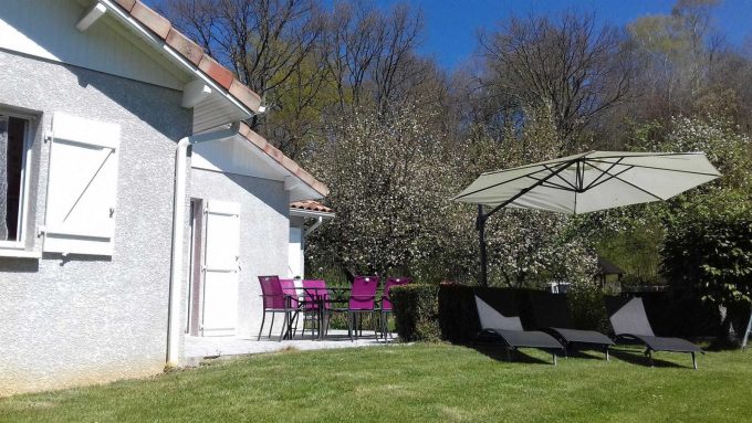 31G100895-1a8251a3e9204606a100a7c98a74e91c