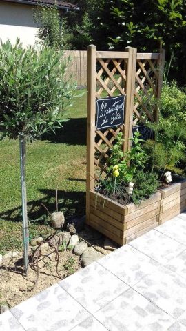 31G100895-36e2f66d05104f669563848bd22dc17a