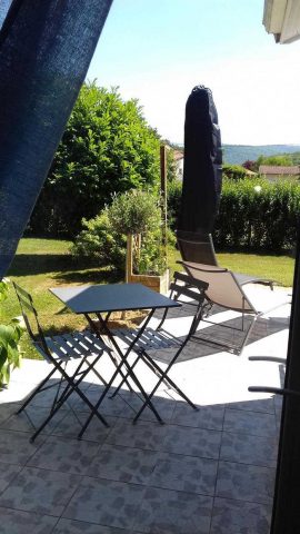 31G100895-77bfe36f617943d4aadbd5bb9b84e32d