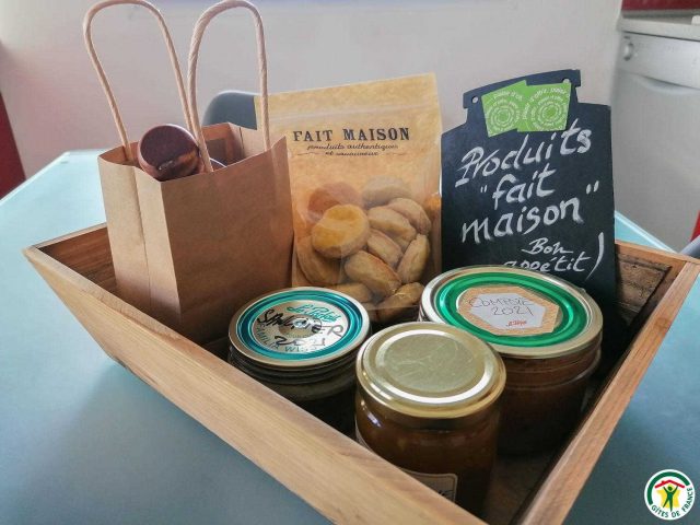 31G100895-9cea7123bded4fb0befd8d6b2e42981d