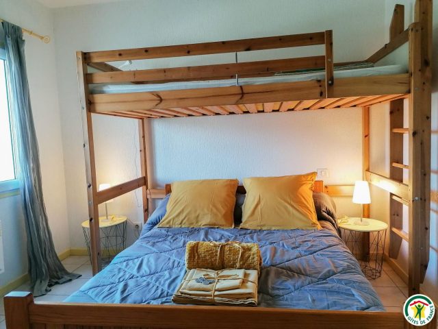 31G100895-b1defb0b76be47e5a5ad24b25d898b90