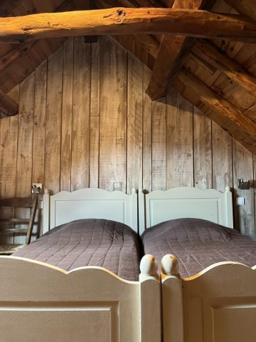 31G100906-0715bafd6c1a4a95a234b4b851a55e8e