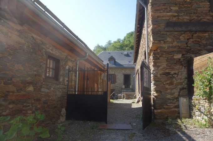 31G100906-1b48d6d243e54a0cabb40e42c1ba82d7