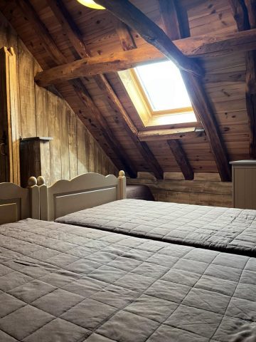 31G100906-33830241852a4abdb7a51aa986568f84