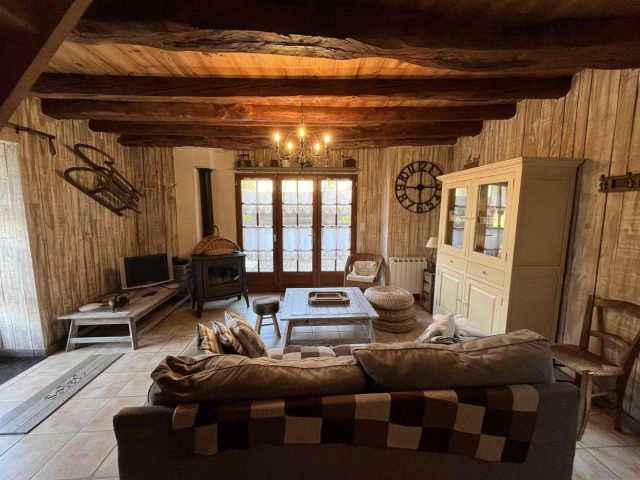 31G100906-78495a53168141b1bca7122189b83aa9