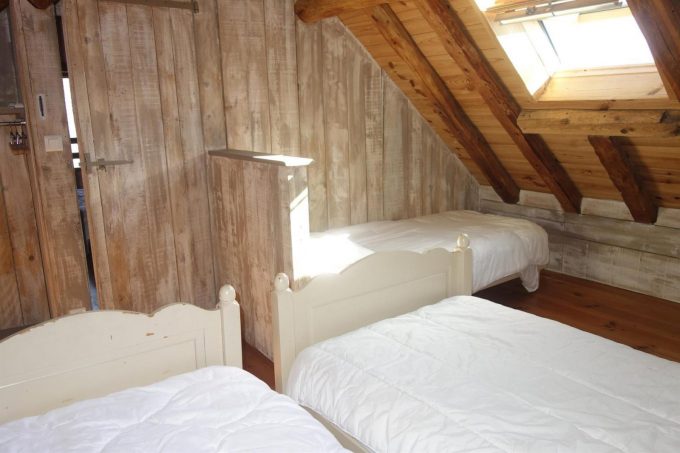 31G100906-9edb5632920043d49f7097262f92c08a