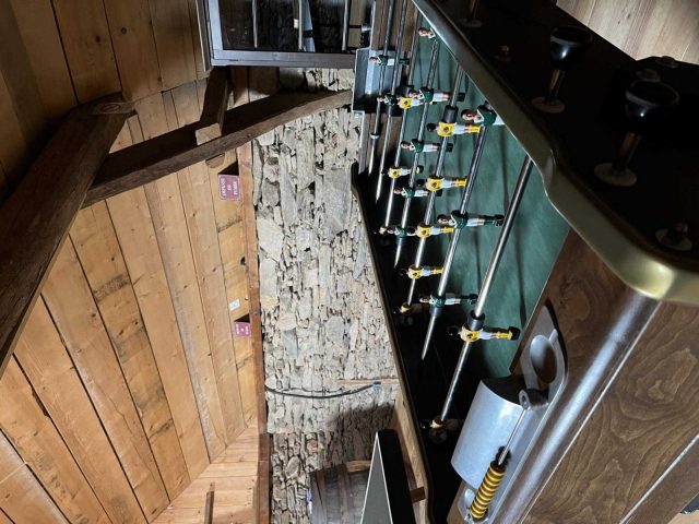 31G100906-da740ad64e914c81b63e67997d4e234b