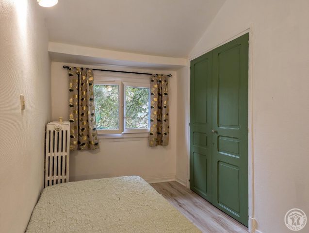 31G100934-03b968905fae442cb7dcd9a5d09f29b3